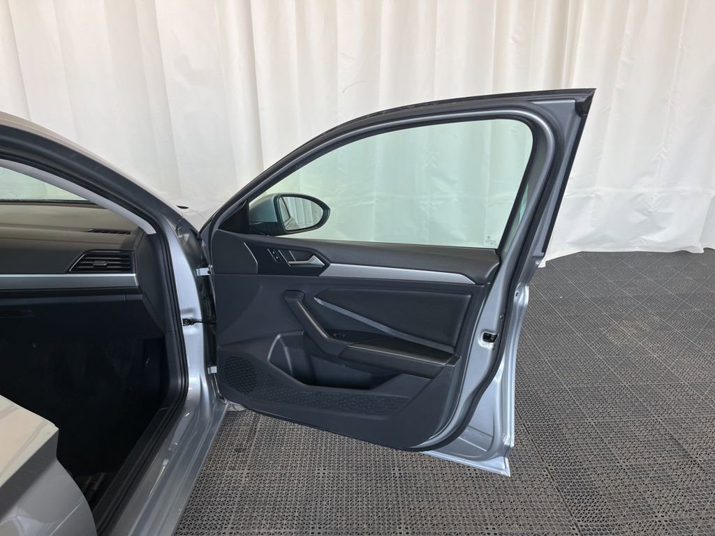 Used 2022 Volkswagen Jetta S image 21