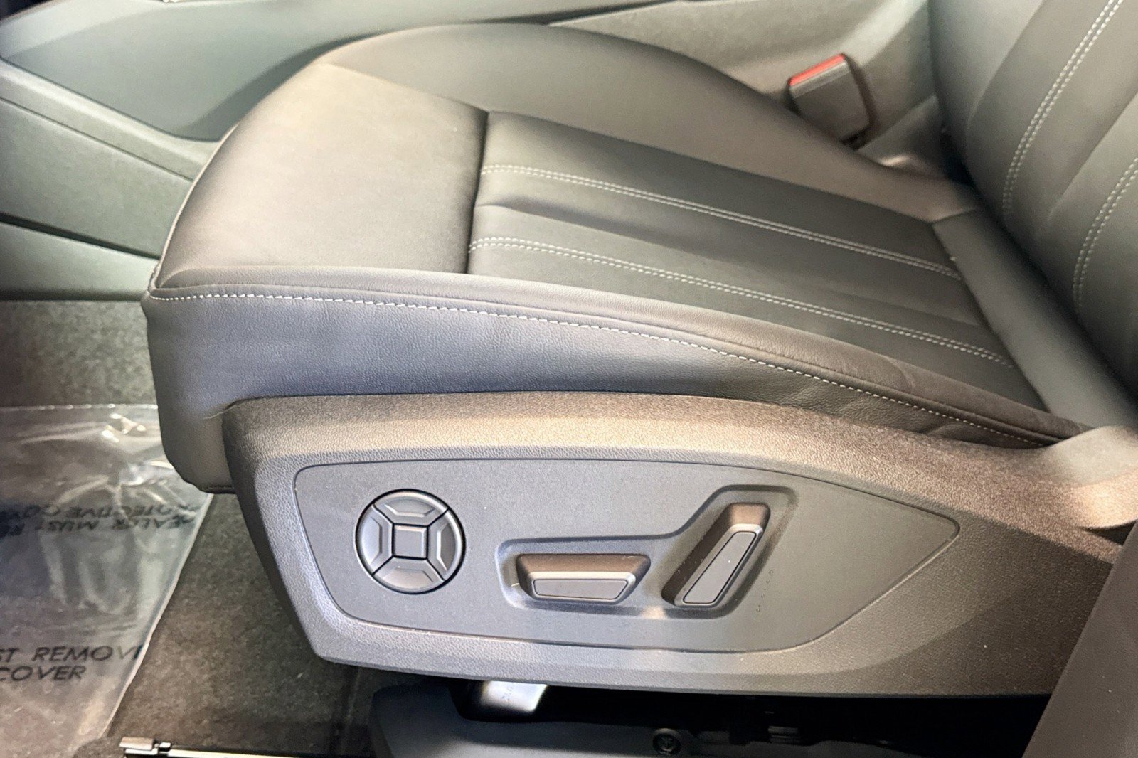 New 2027 Audi Q6 e-tron Premium image 16