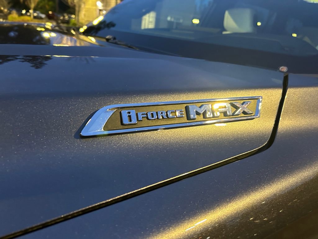 Used 2025 Toyota Sequoia 4WD image 32