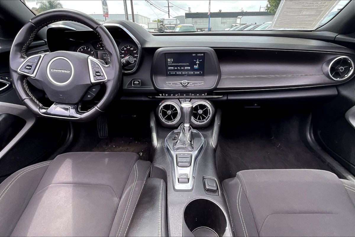 Used 2018 Chevrolet Camaro LT RWD image 14