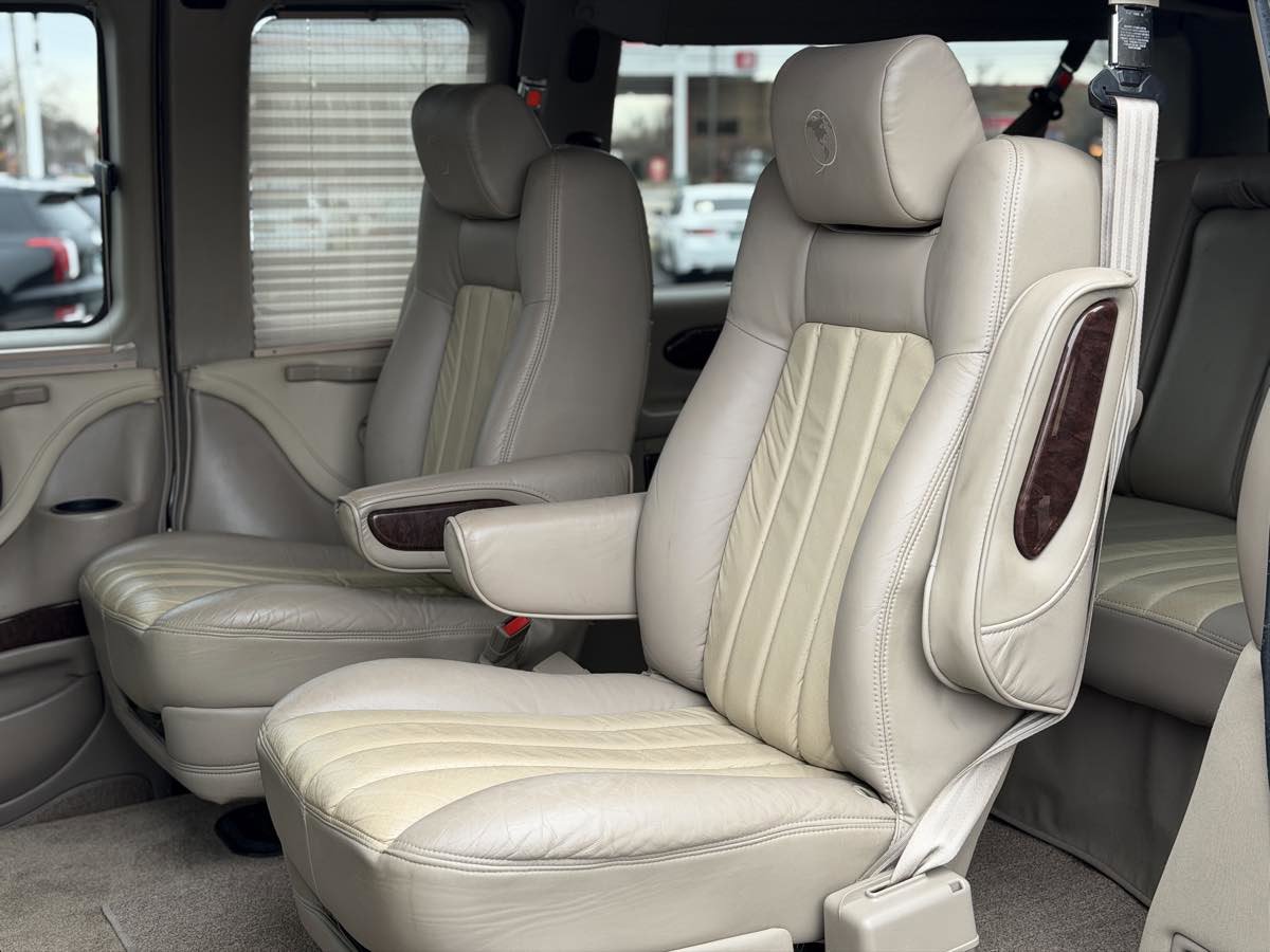 Used 2012 Chevrolet Express 1500 image 25