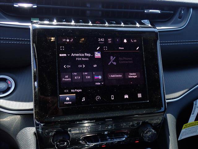 New 2025 Jeep Grand Cherokee Altitude image 19