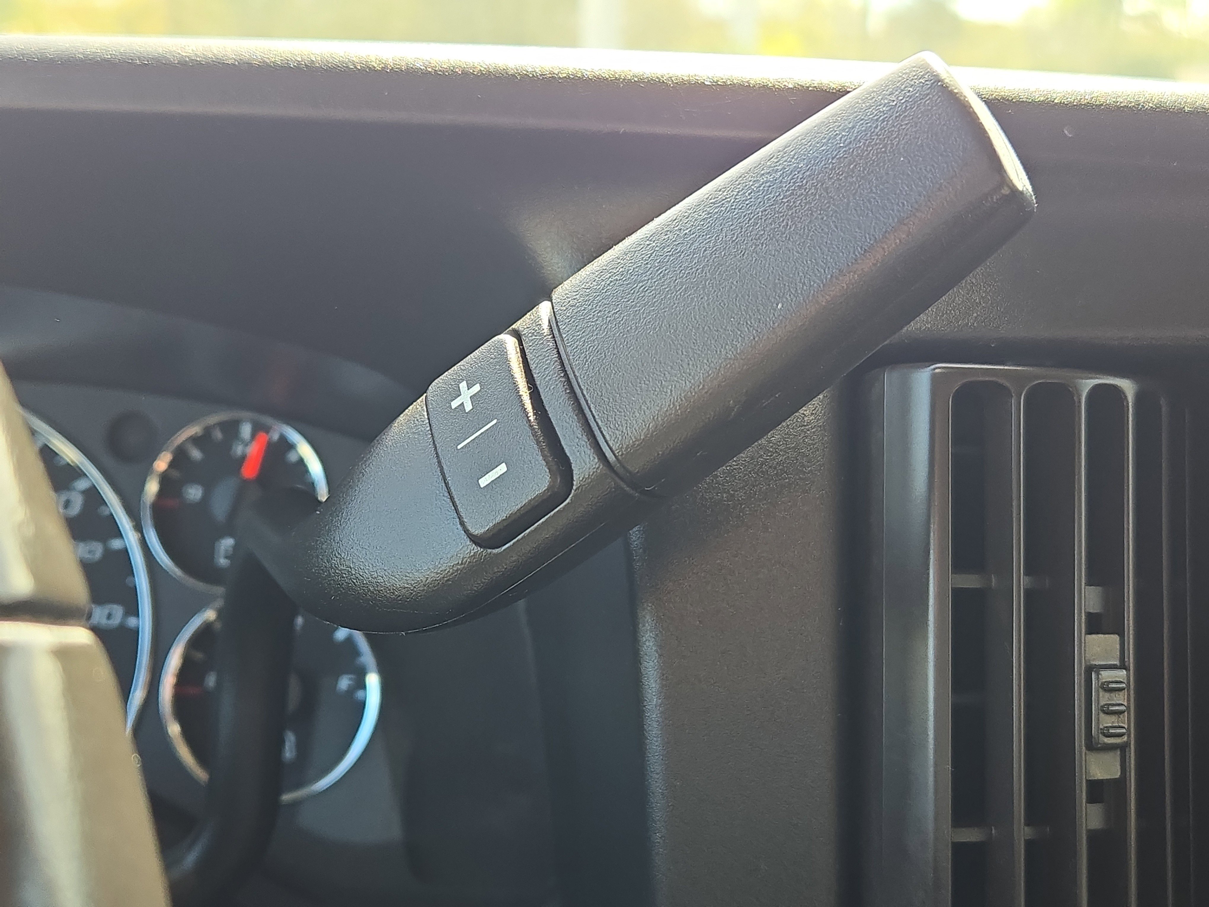 Used 2021 Chevrolet Express 3500 LT w/ LT Preferred Equipment Group RWD image 29