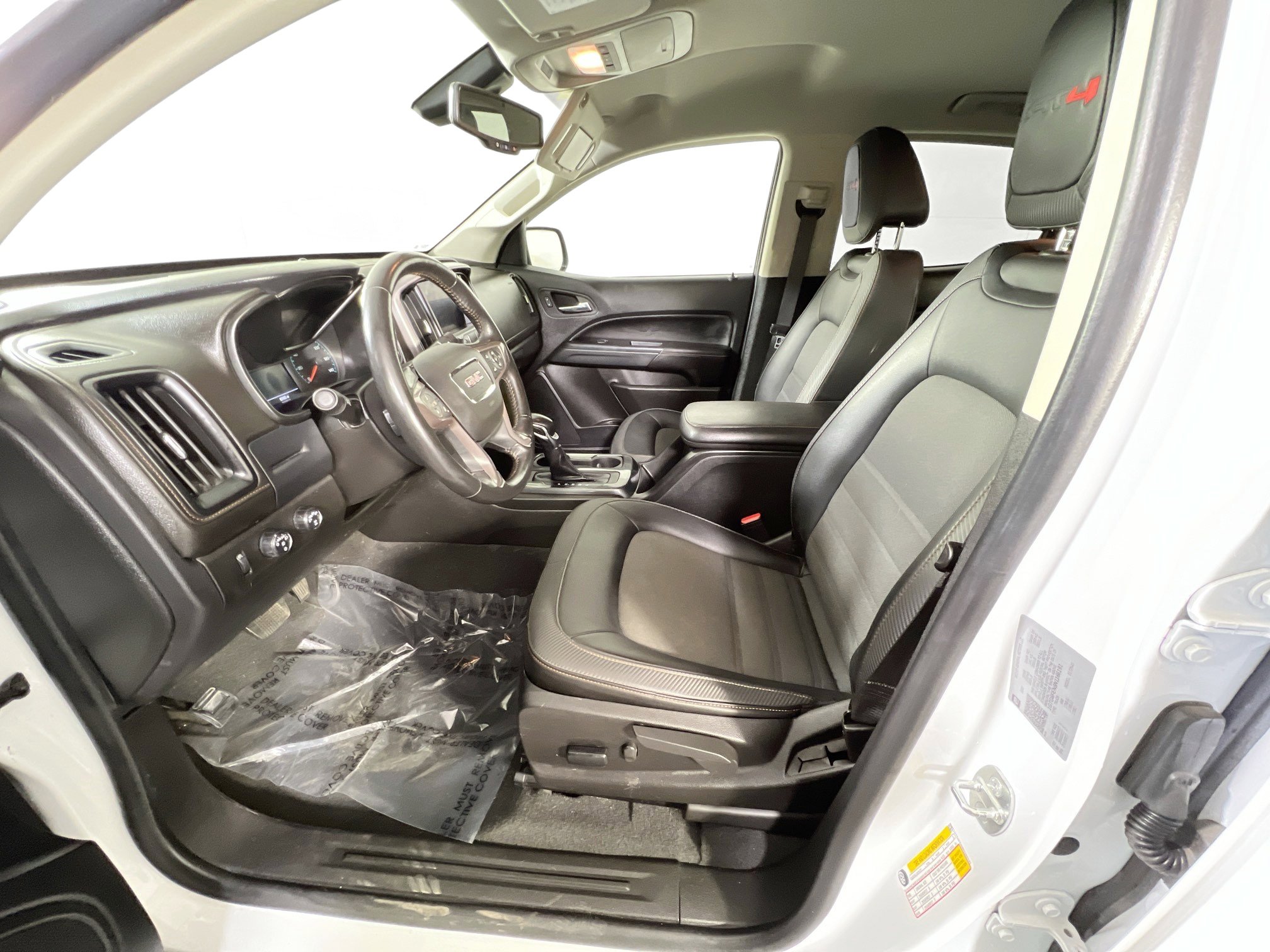 Used 2022 GMC Canyon AT4 image 20