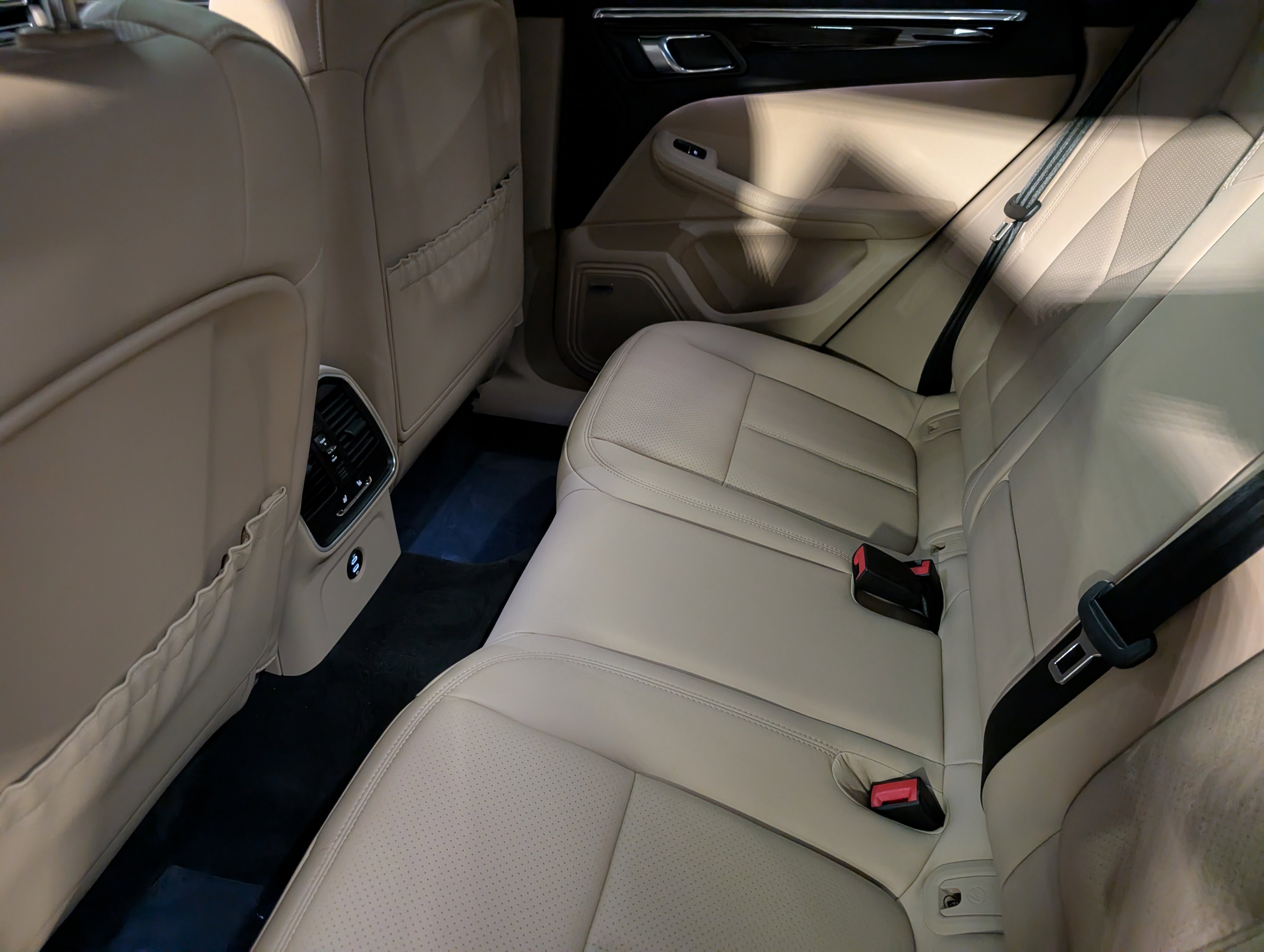 New 2026 Porsche Macan image 22