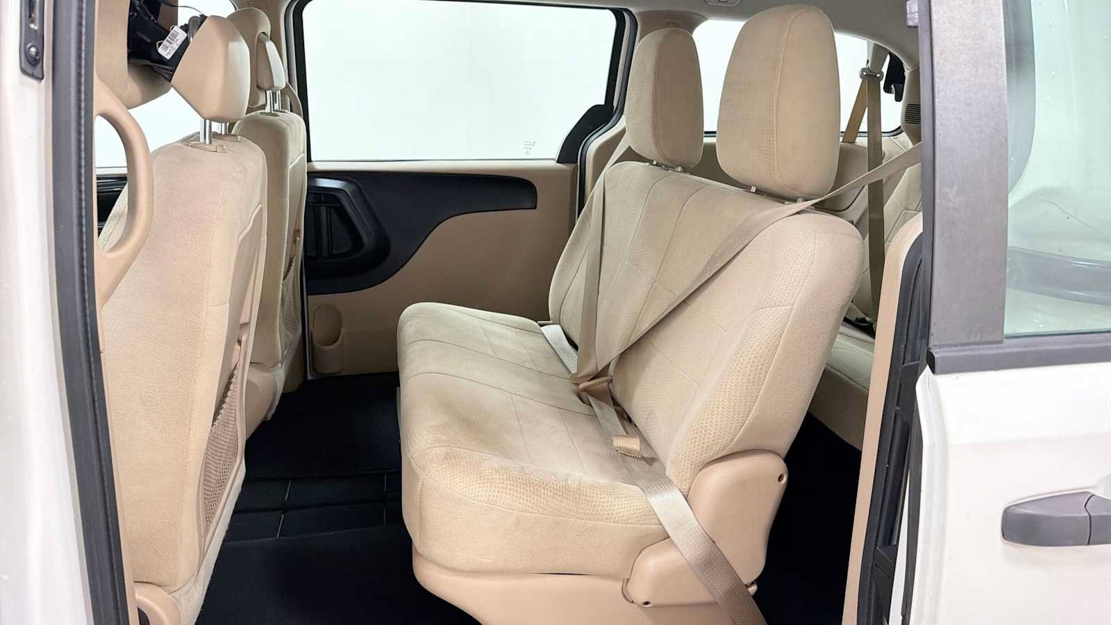 Used 2013 Dodge Grand Caravan American Value Package w/ UConnect Hands-Free Group FWD image 22