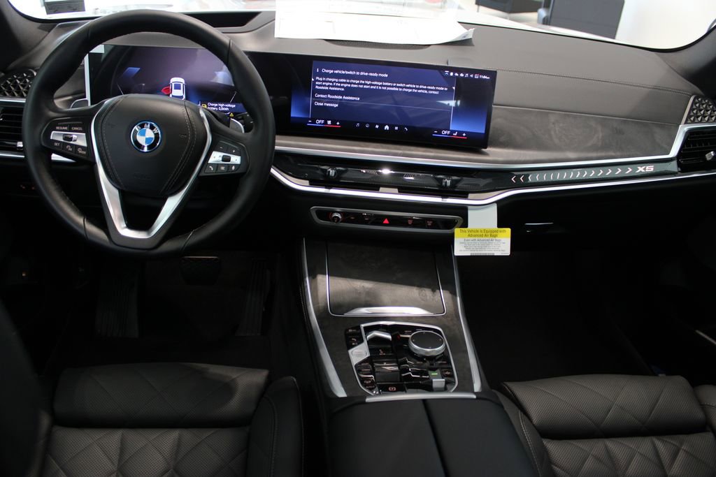 New 2026 BMW X5 xDrive50e image 6