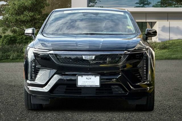 Certified 2025 Cadillac Optiq Sport 2 w/ LPO, ONYX Package AWD/4WD image 9