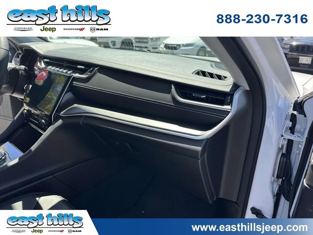 Certified 2023 Jeep Grand Cherokee Limited w/ Black Appearance Package AWD/4WD image 25