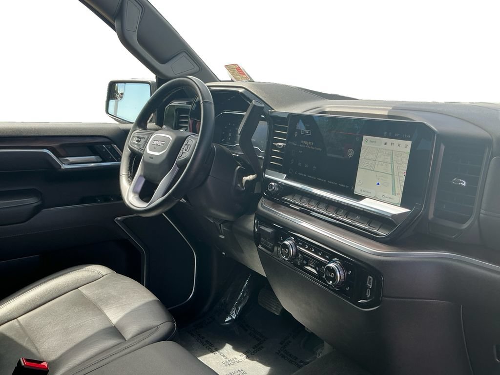 Used 2025 GMC Sierra 1500 SLT AWD/4WD image 17