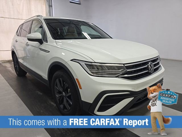Used 2024 Volkswagen Tiguan SE FWD image 2
