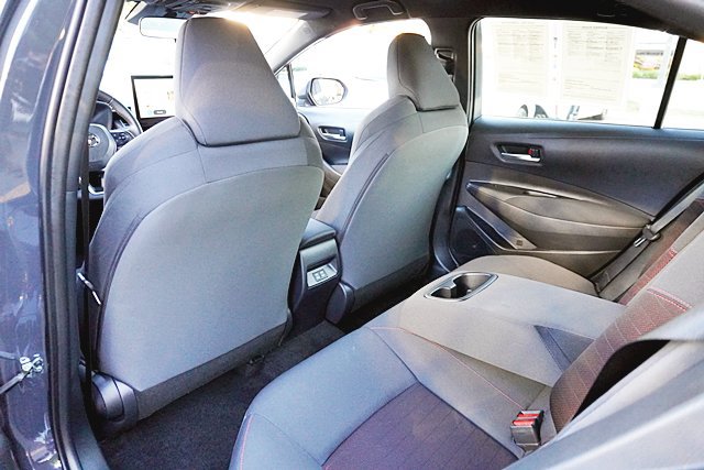 Used 2026 Toyota Corolla SE w/ SE Package FWD image 25