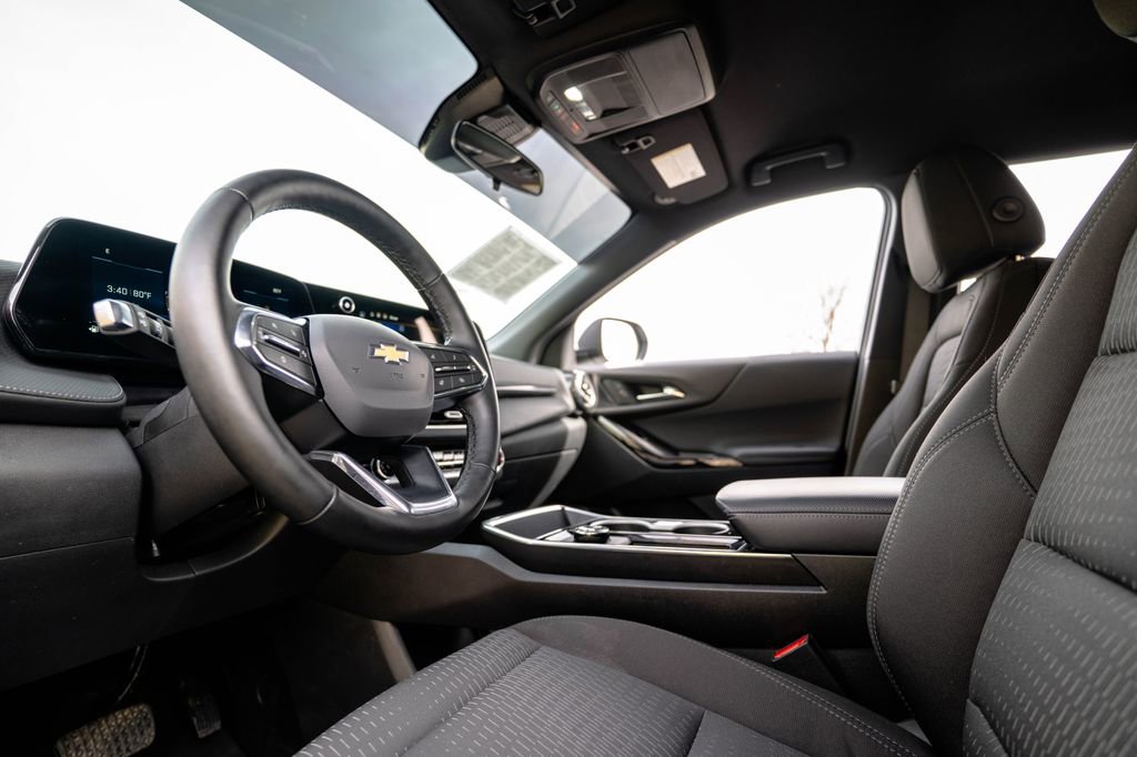 Certified 2026 Chevrolet Equinox LT w/ LPO, Floor Liner Package FWD image 5