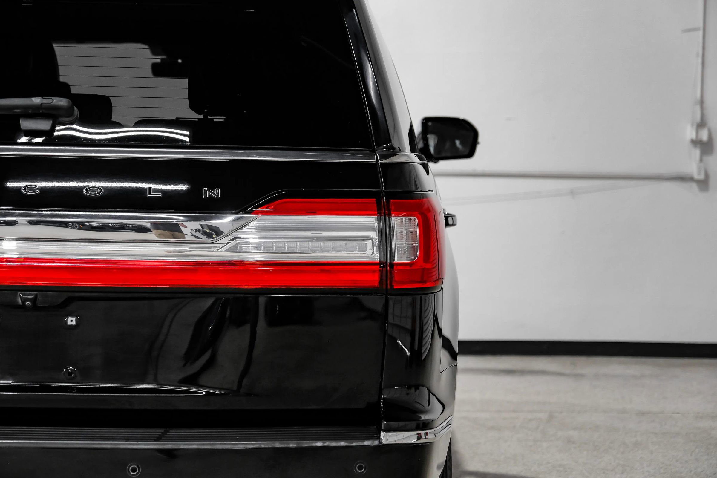 Used 2018 Lincoln Navigator Black Label w/ Cargo Package AWD/4WD image 70