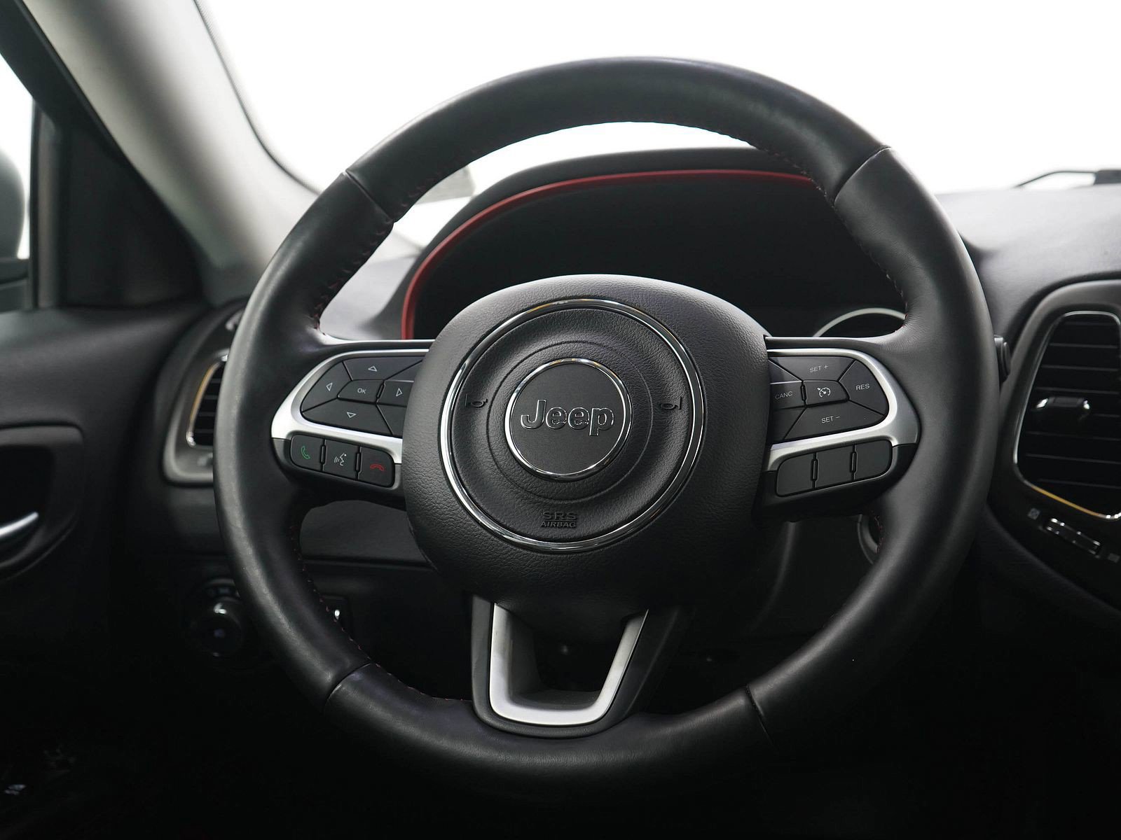 Used 2018 Jeep Compass Trailhawk w/ Safe & Security Group image 15