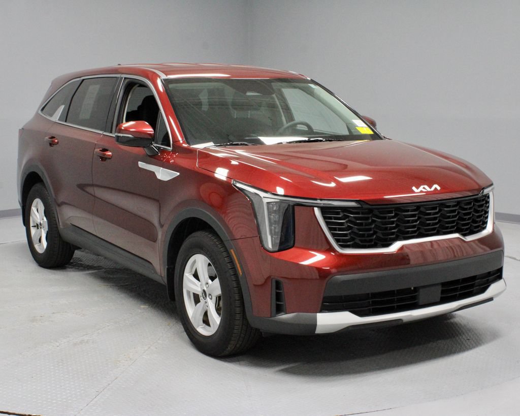 Used 2024 Kia Sorento LX FWD image 1
