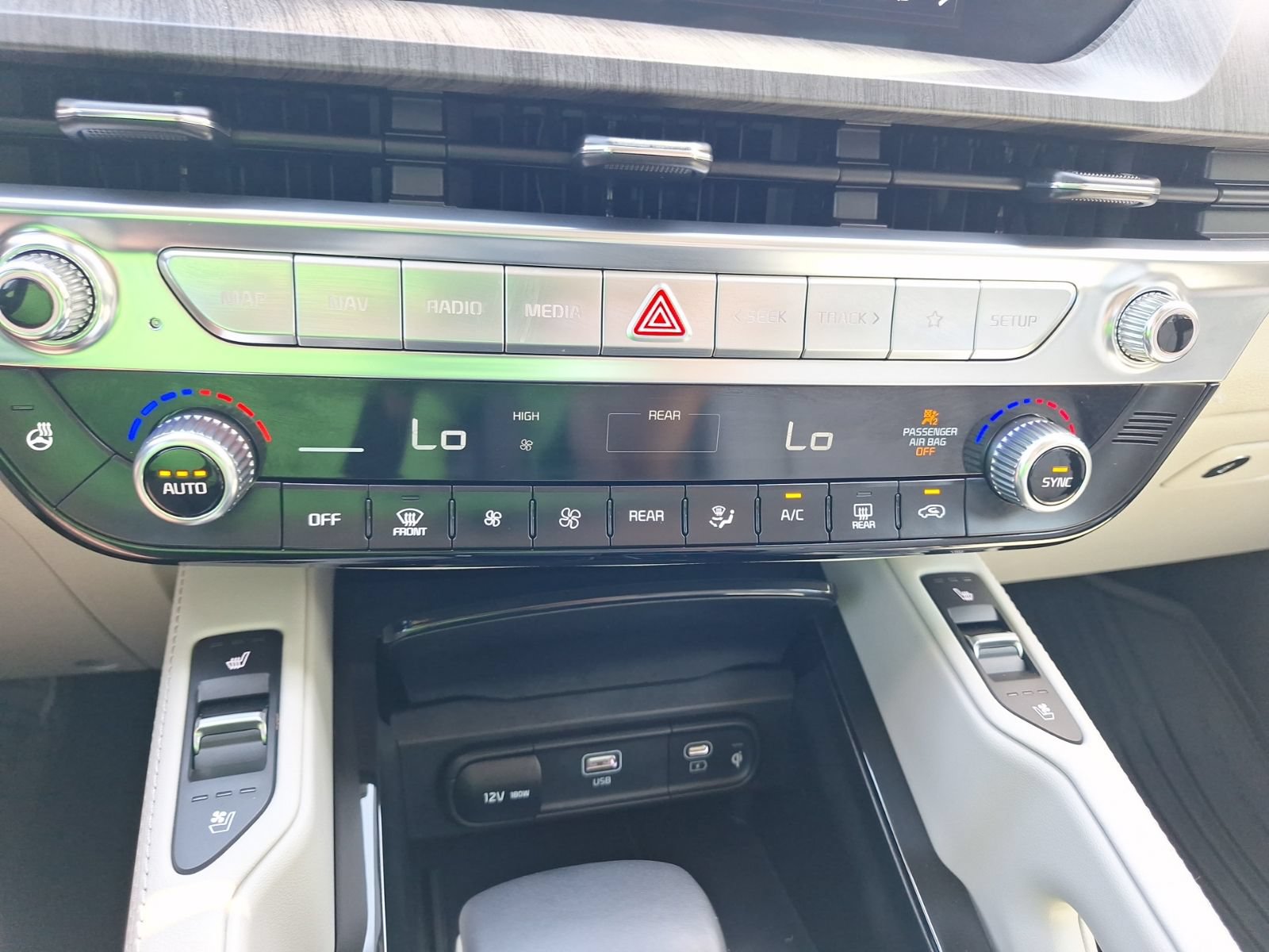 Used 2024 Kia Telluride SX Prestige AWD/4WD image 26