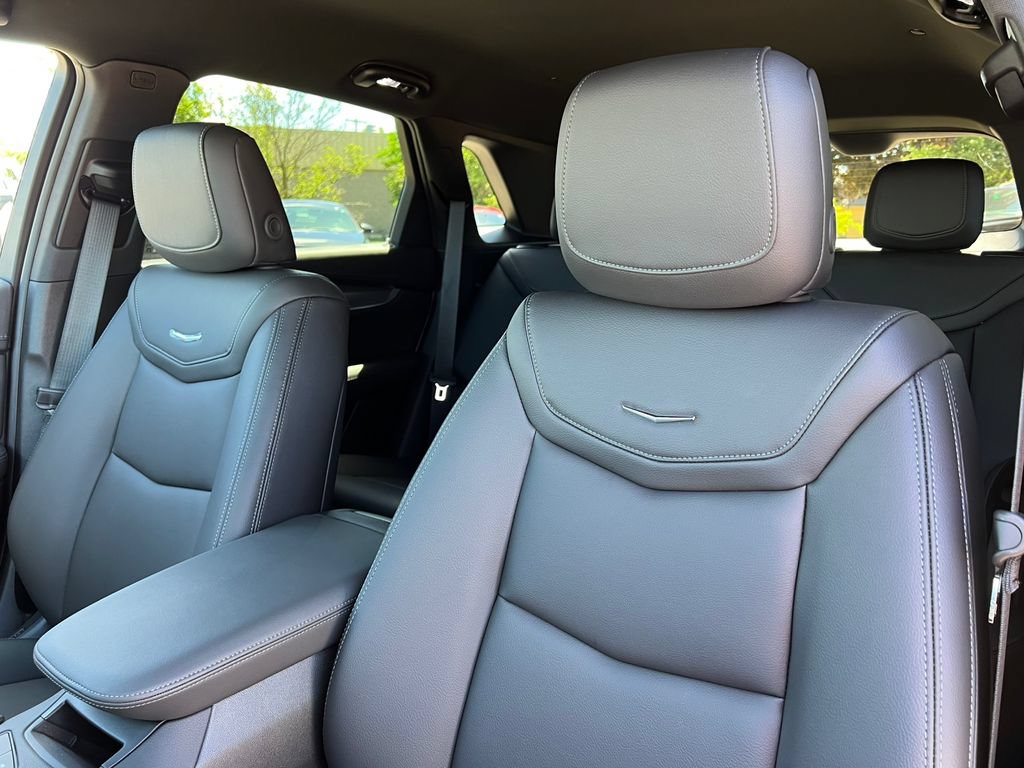 New 2026 Cadillac XT5 Luxury w/ LPO, Floor Liner Package AWD/4WD image 11