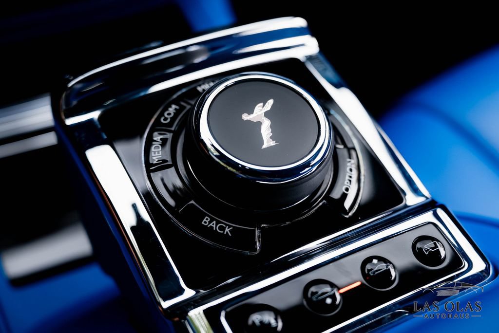 Used 2024 Rolls-Royce Phantom Sedan RWD image 45