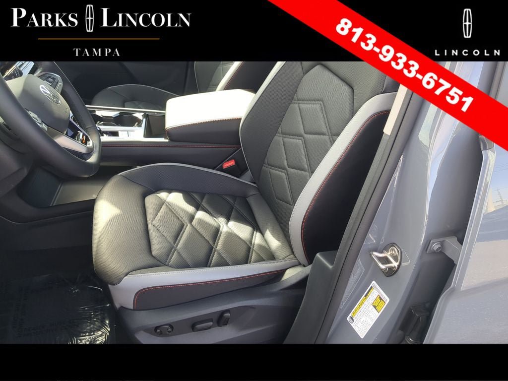 Used 2025 Volkswagen Atlas Peak Edition SE AWD/4WD image 21