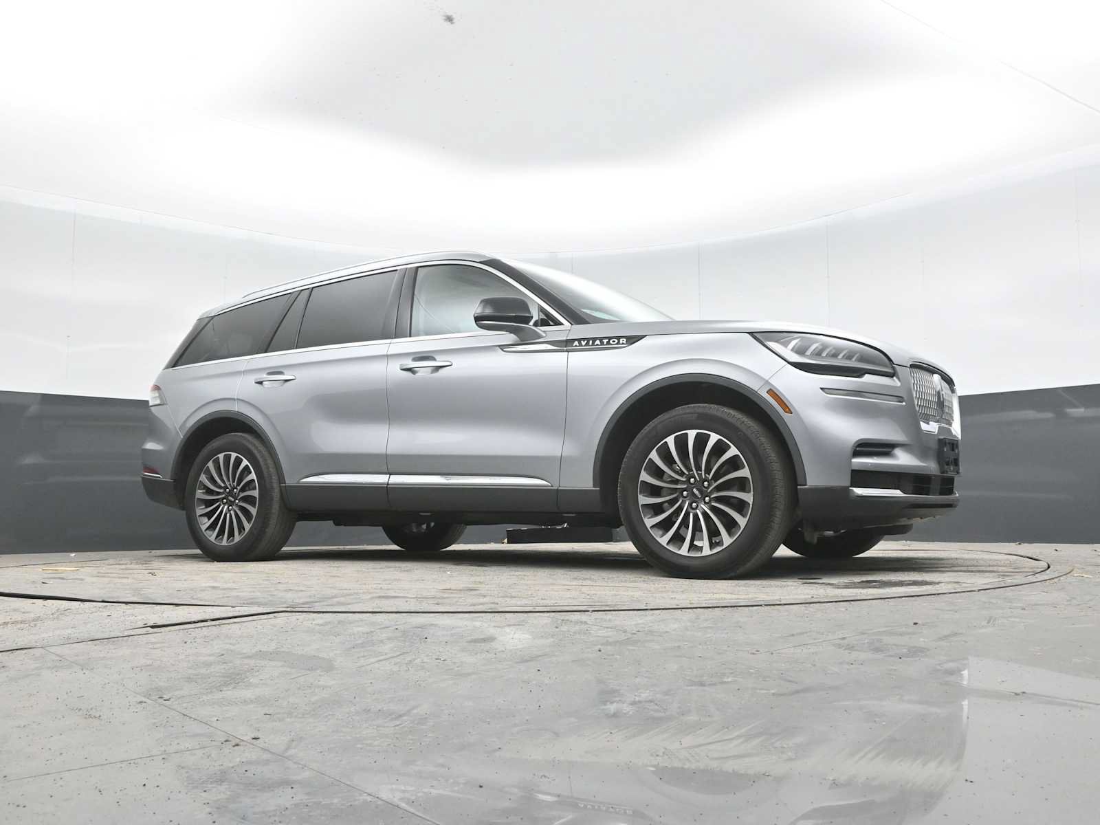 Used 2023 Lincoln Aviator AWD w/ Premium Package image 27