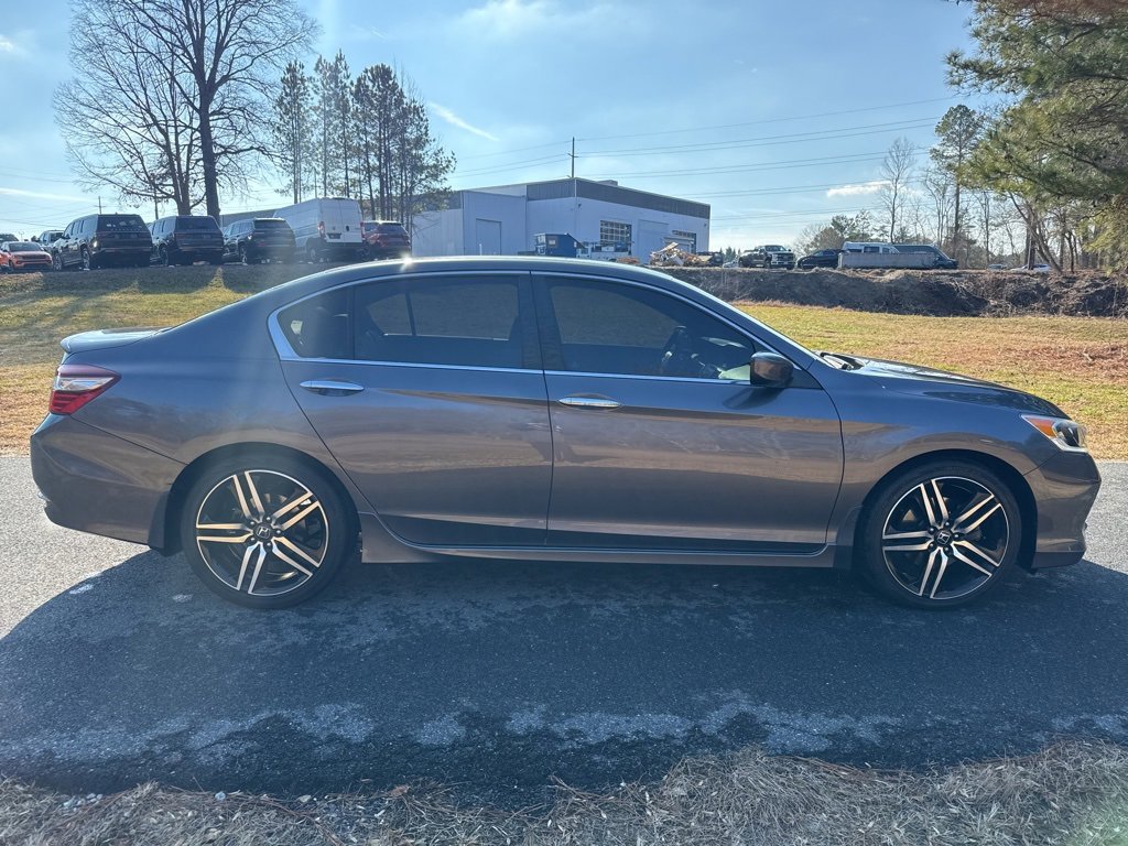 Used 2017 Honda Accord Sport Special Edition image 6