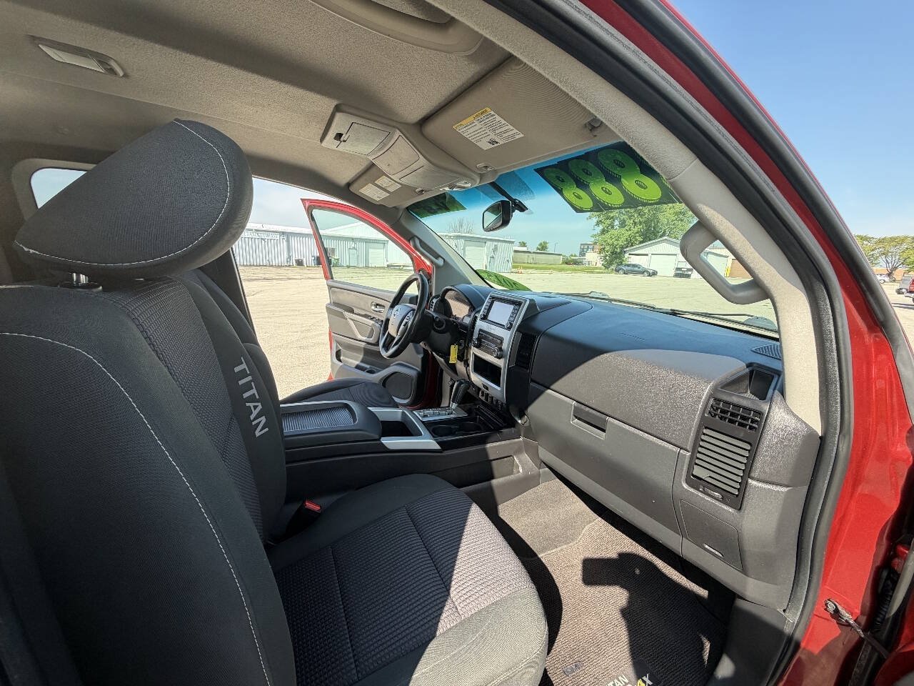 Used 2015 Nissan Titan PRO-4X AWD/4WD image 18