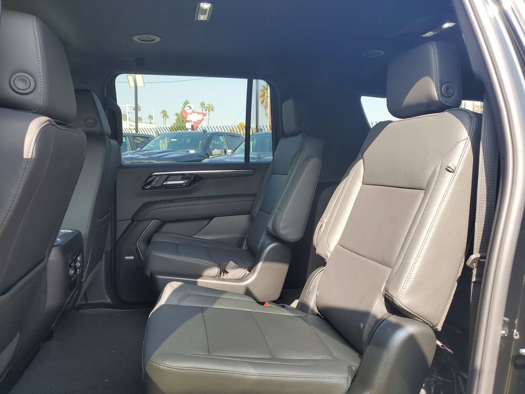 New 2026 Chevrolet Suburban LT w/ Comfort Package image 16
