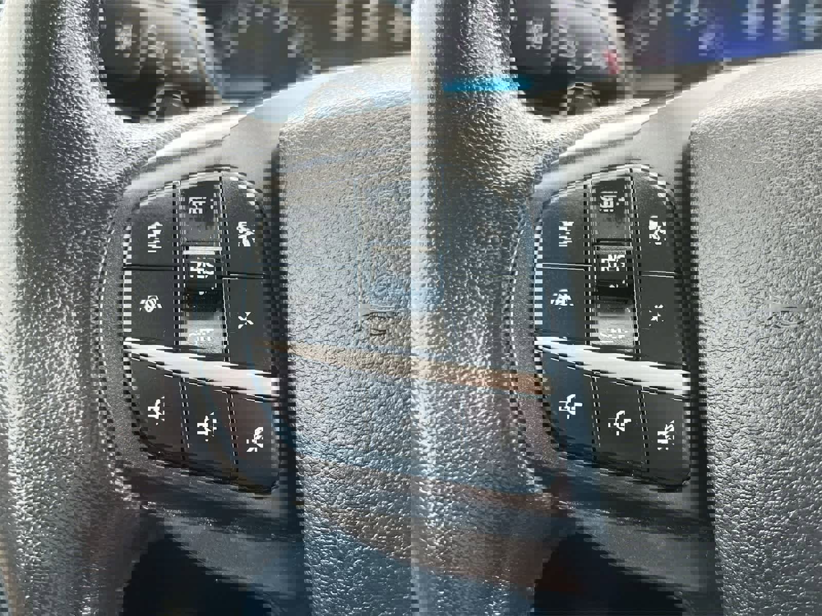 Used 2020 Ford Explorer XLT w/ Equipment Group 202A image 23