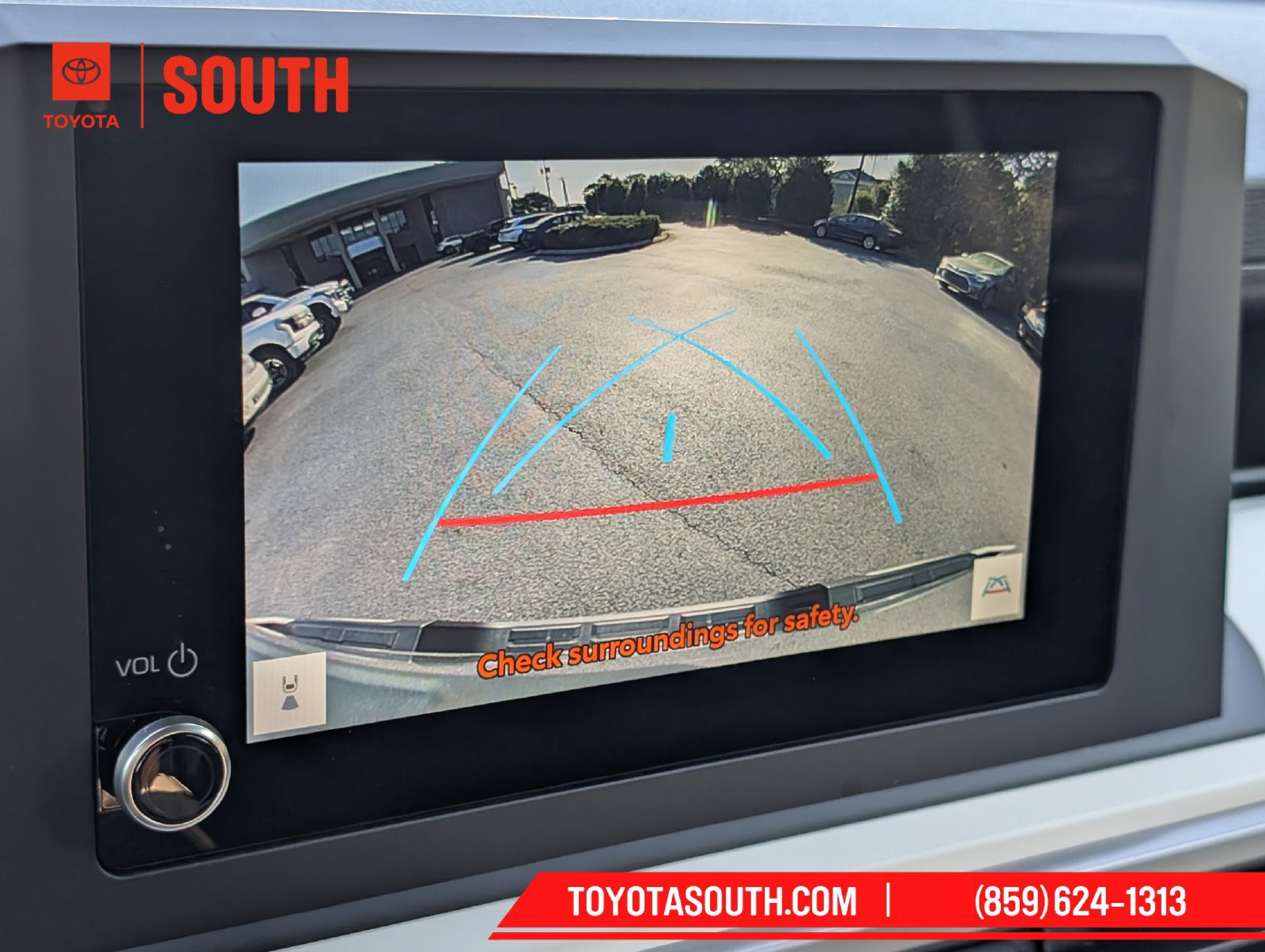 Used 2024 Toyota Tacoma TRD Off-Road AWD/4WD image 21