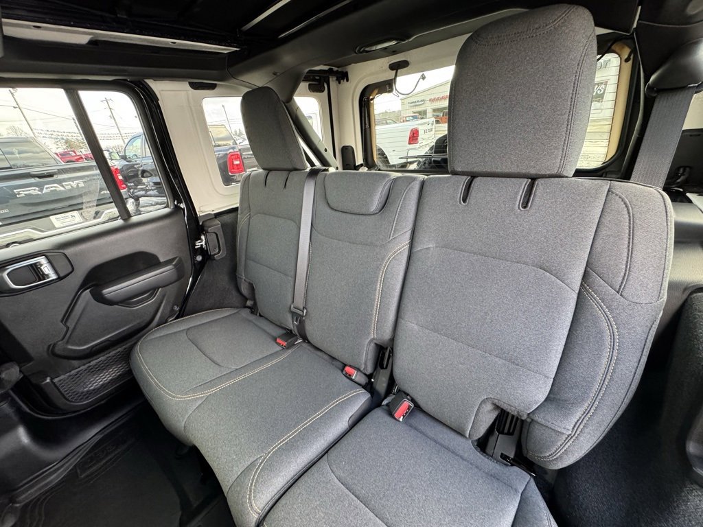 Used 2024 Jeep Wrangler Willys image 11