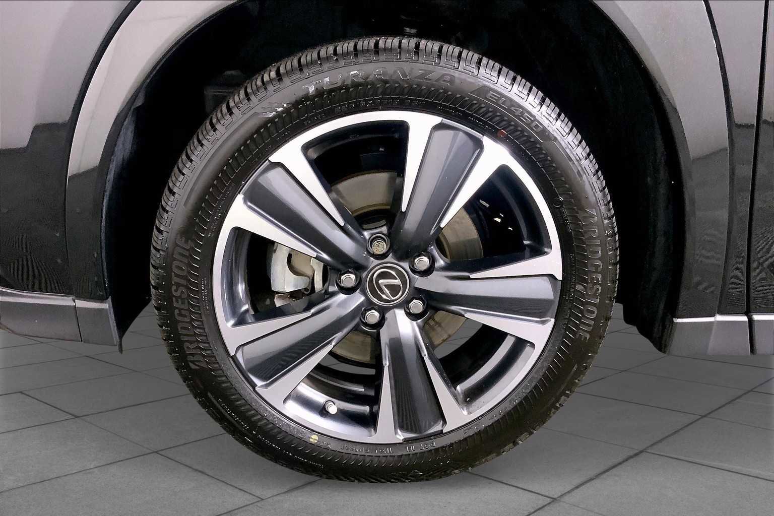 Used 2022 Lexus UX 250h w/ Premium Package image 10