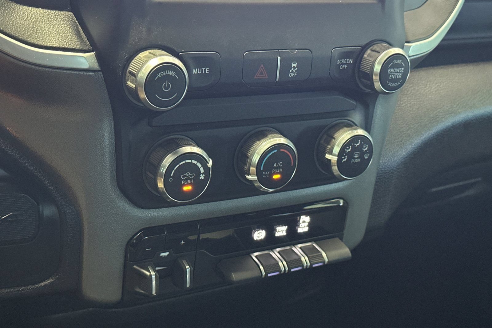 Used 2022 RAM 2500 Big Horn AWD/4WD image 19