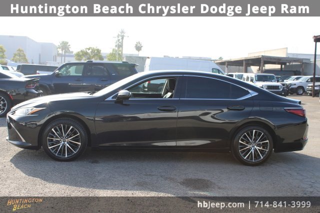 Used 2023 Lexus ES 350 w/ Premium Package image 9