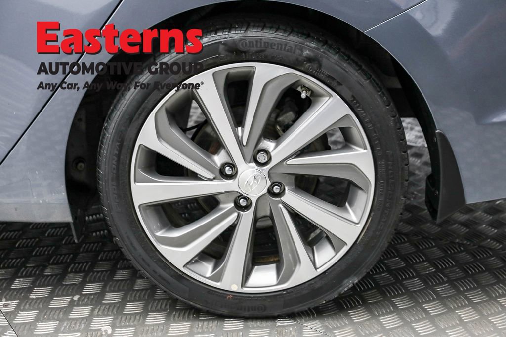 Used 2020 Hyundai Accent Limited image 8