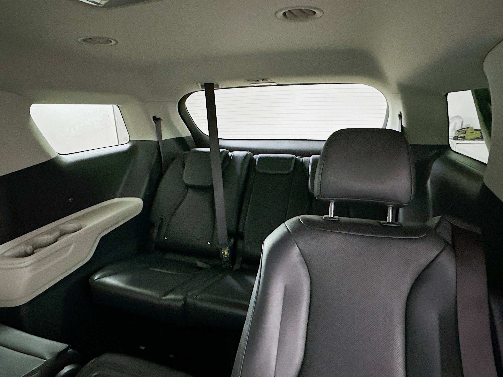 Used 2024 Kia Carnival LX image 28