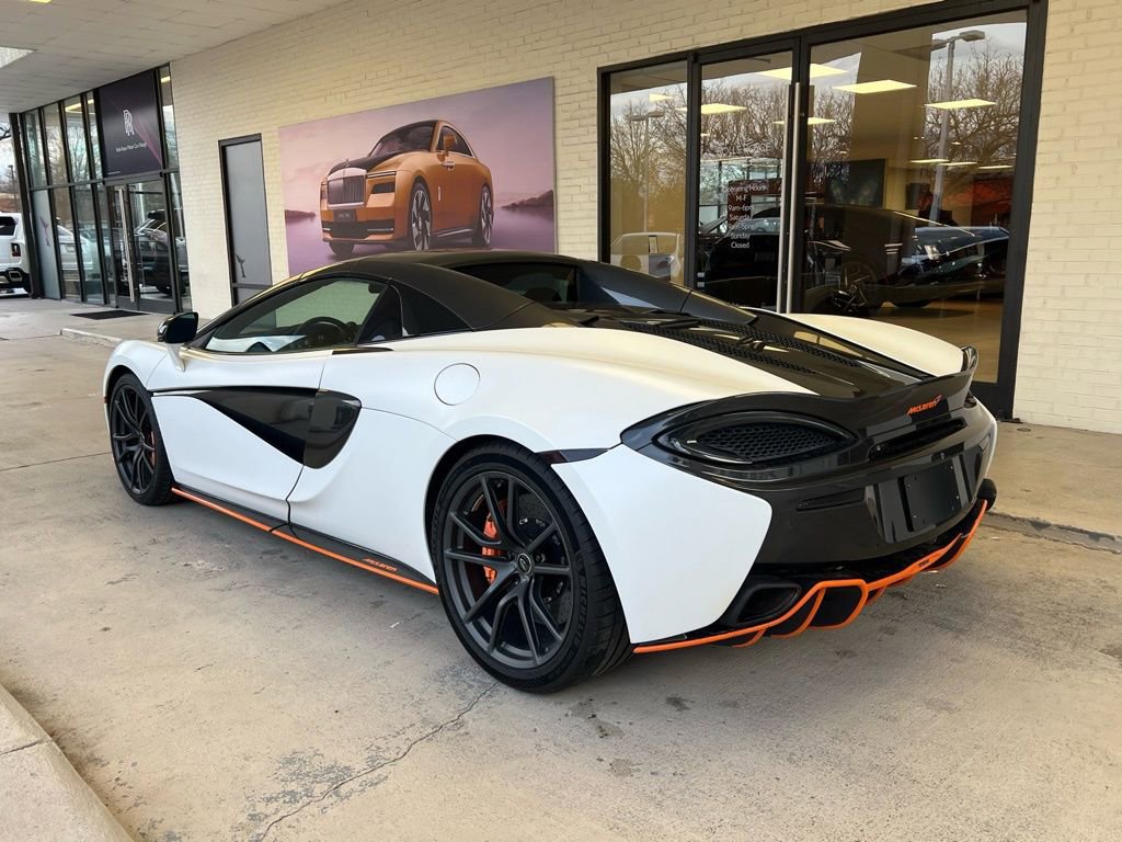 Used 2018 McLaren 570S Spider image 24