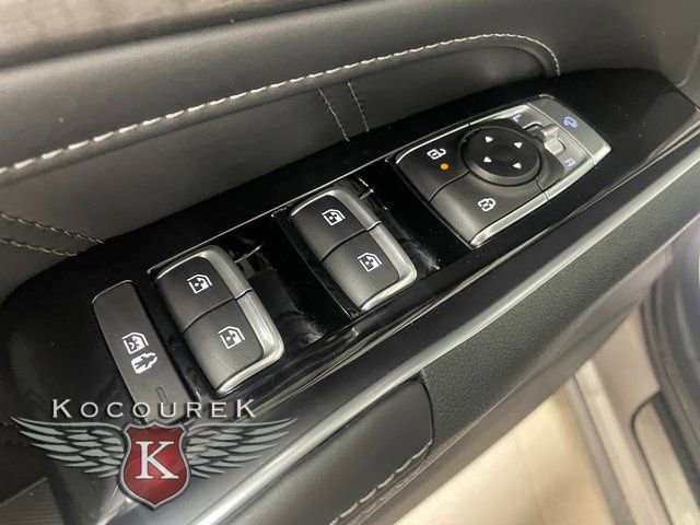 Used 2025 Kia Sorento SX Prestige image 19