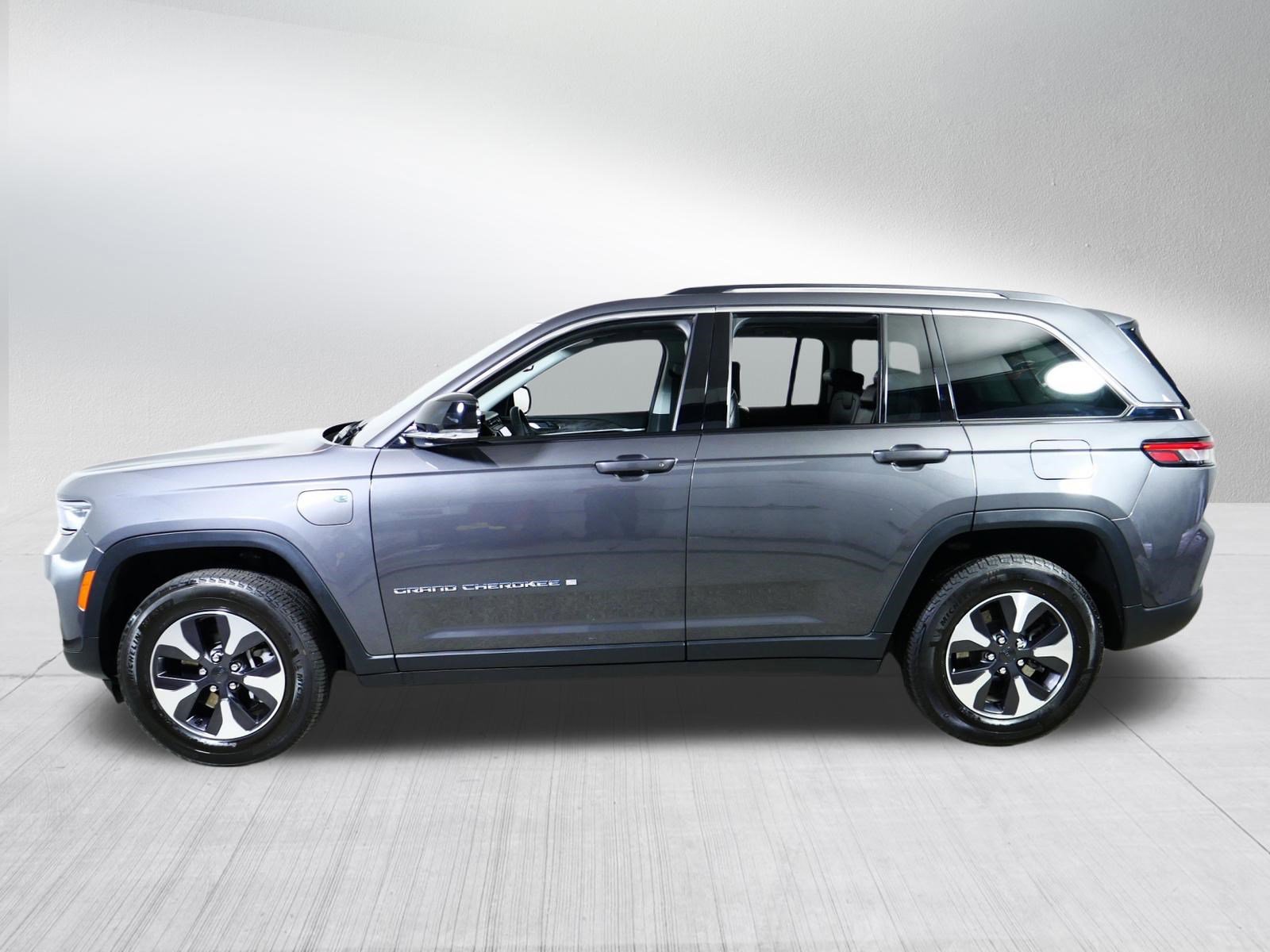 Used 2023 Jeep Grand Cherokee 4WD 4xe image 4