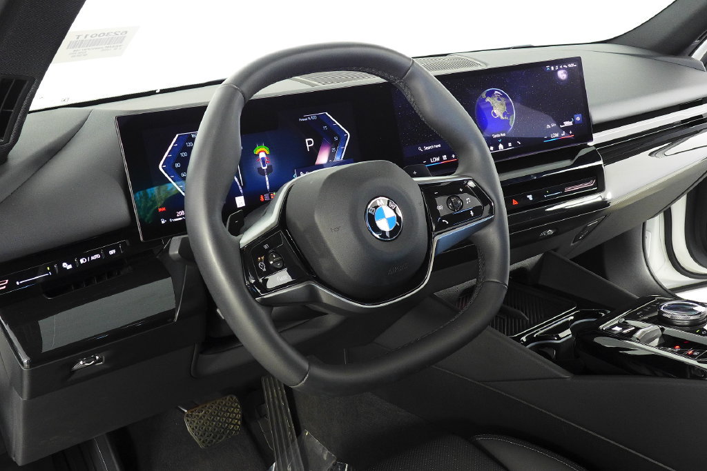 Certified 2024 BMW 530i w/ Convenience Package RWD image 31