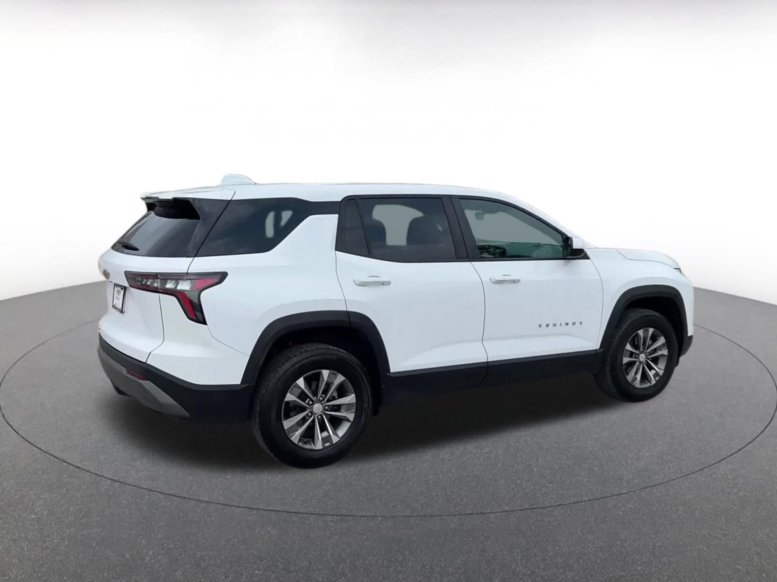 Used 2025 Chevrolet Equinox LT FWD image 15
