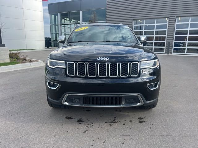 Used 2017 Jeep Grand Cherokee Limited w/ Luxury Group II image 2