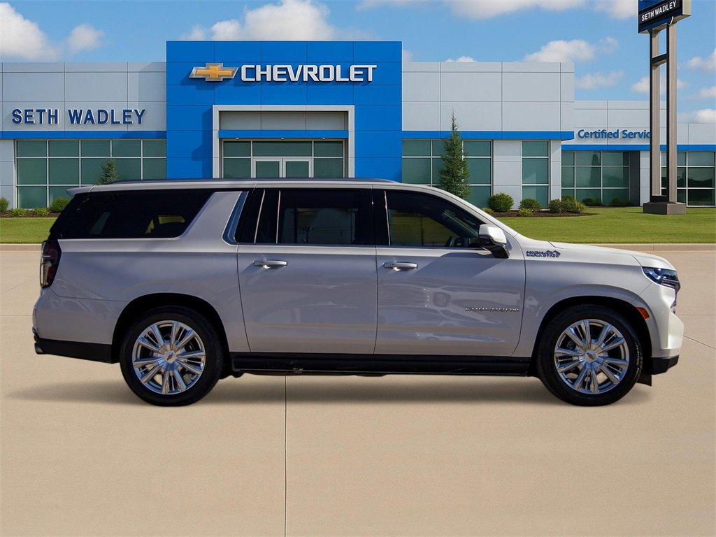 Used 2024 Chevrolet Suburban High Country image 8