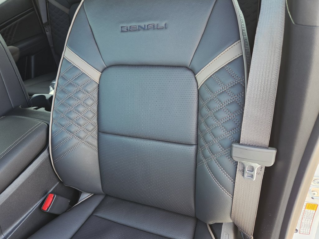 New 2026 GMC Canyon Denali AWD/4WD image 12