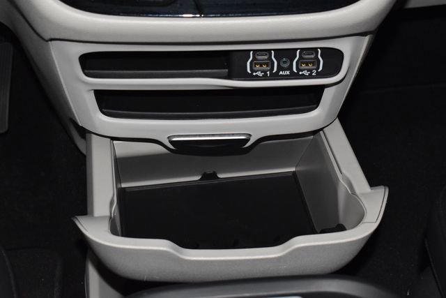 Certified 2024 Chrysler Pacifica Touring-L image 20