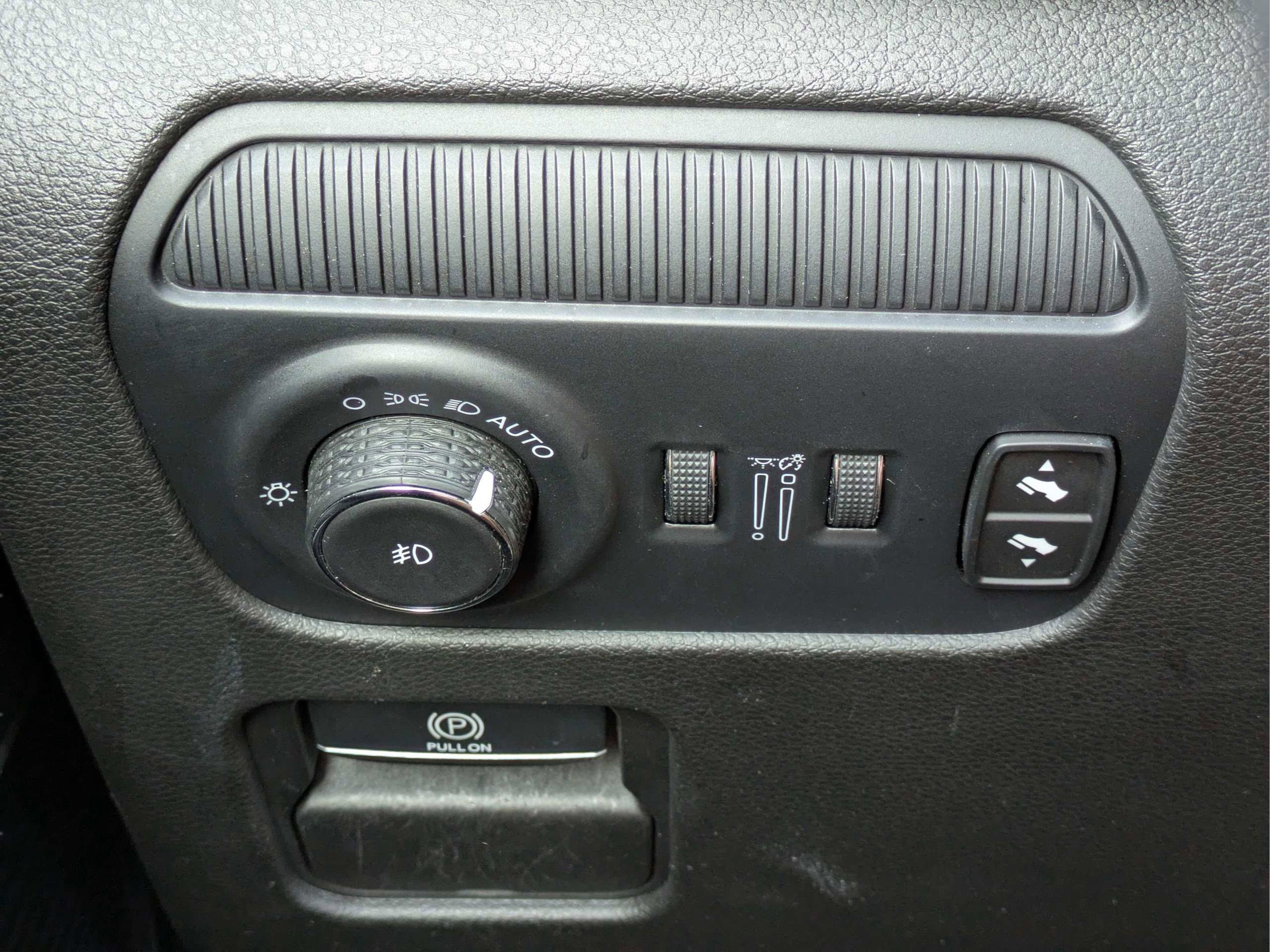 Used 2024 Jeep Wagoneer L Series III w/ Flexible Seating Group AWD/4WD image 22