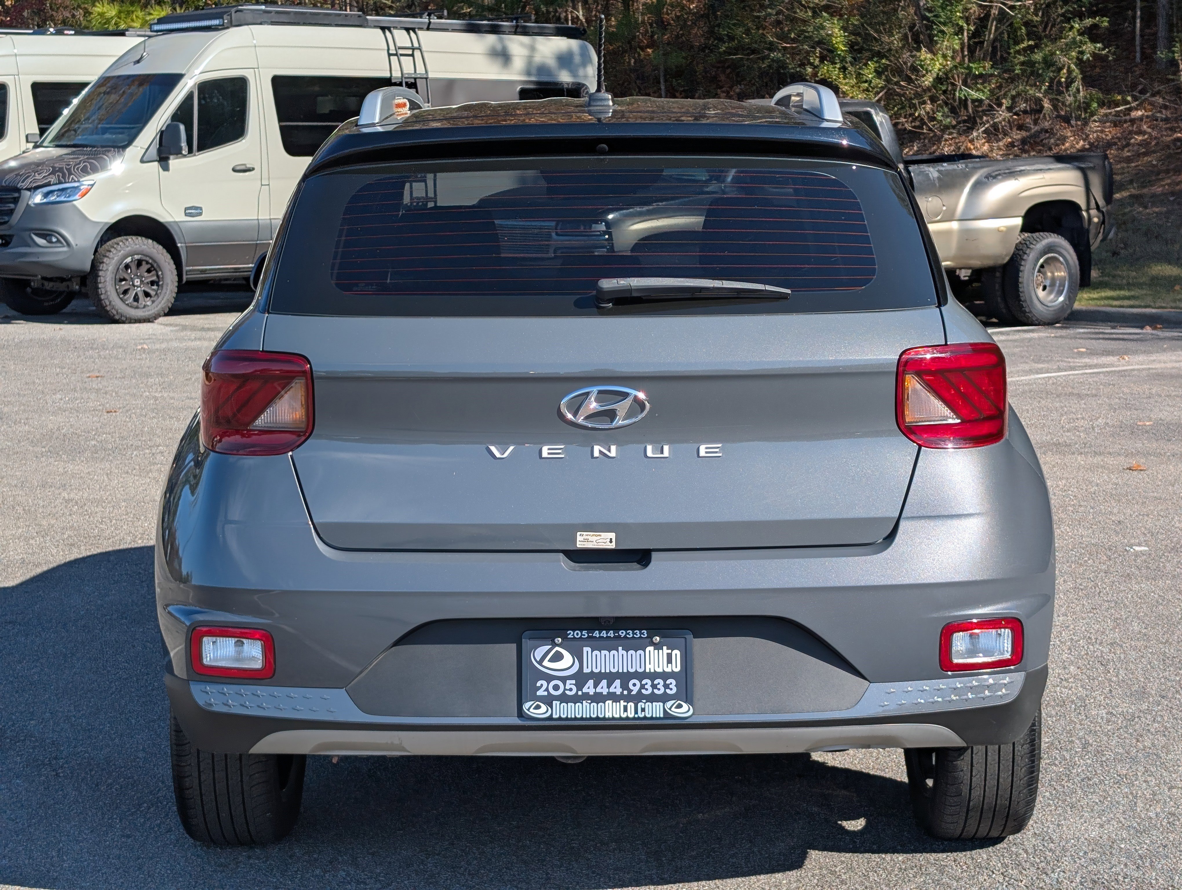 Used 2024 Hyundai Venue Limited image 8