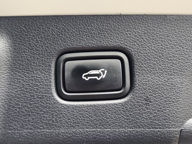 Used 2022 Hyundai Palisade Limited FWD image 9