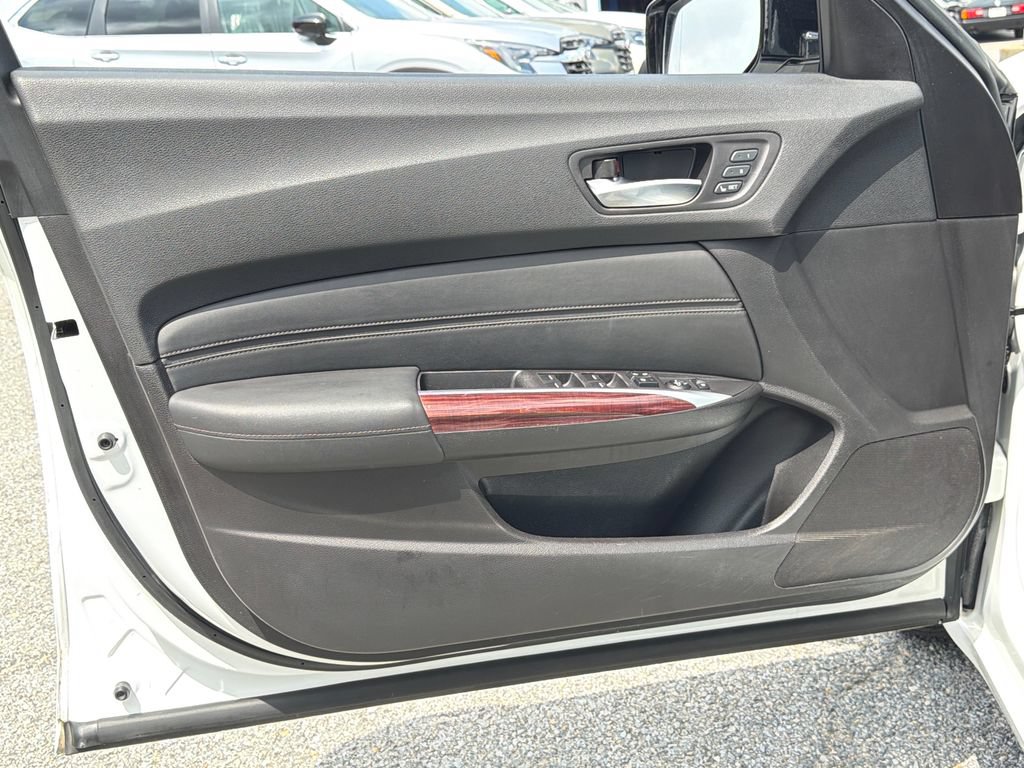Used 2015 Acura TLX FWD image 25