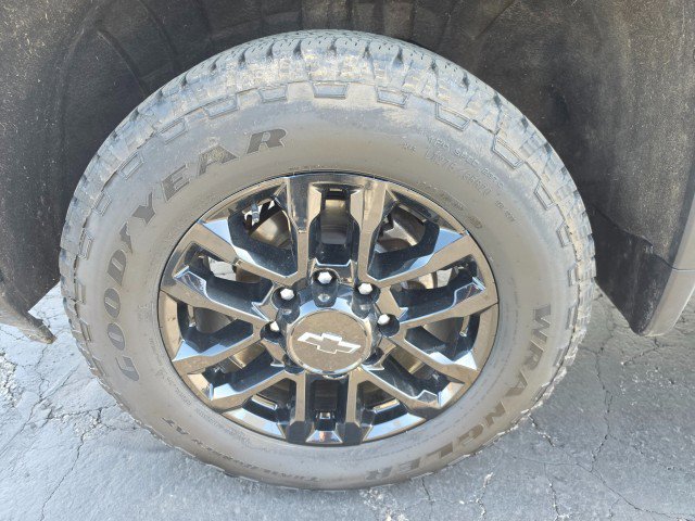 Used 2025 Chevrolet Silverado 2500 Custom w/ Custom Value Package AWD/4WD image 10